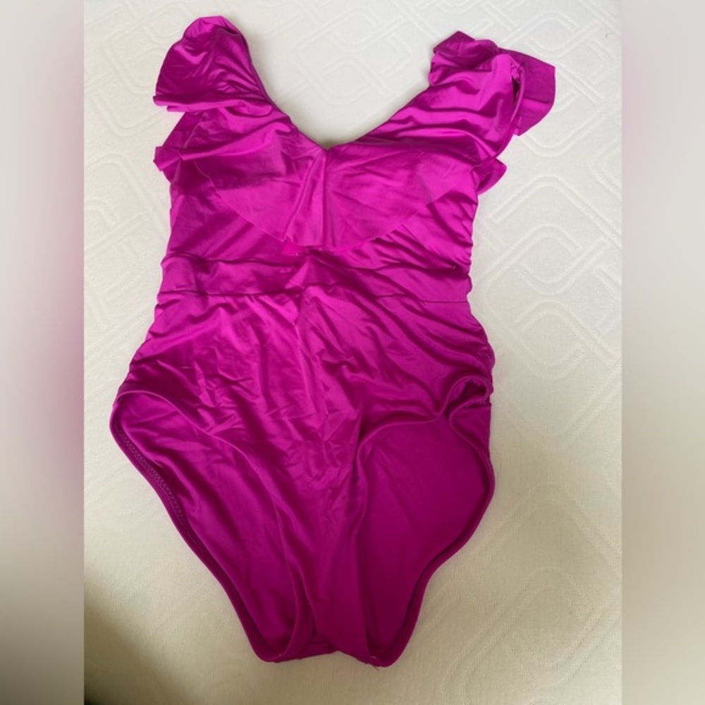 🆕TRINA TURK 🩷pretty pink one piece bathing suit 🩷see pic for all the details: